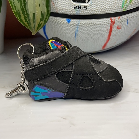 Nike Air Jordan- Aqua 8 Keychain - Picture 3 of 11